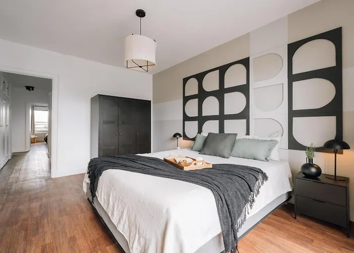 Neel - 3 Et Balcon A Neuilly-sur-seine Paříž