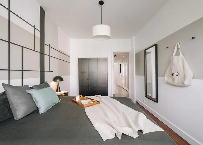 Neel - 3 Et Balcon A Neuilly-sur-seine * Paříž